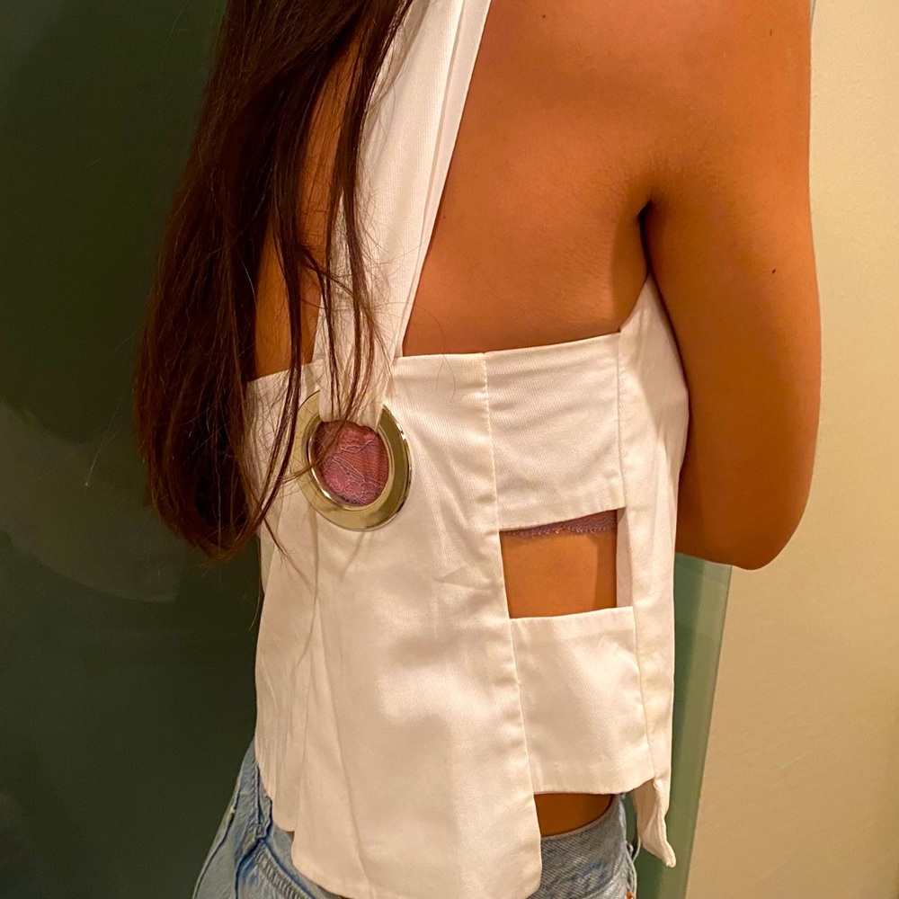 Cool Zara white tank with metal holes 🍀